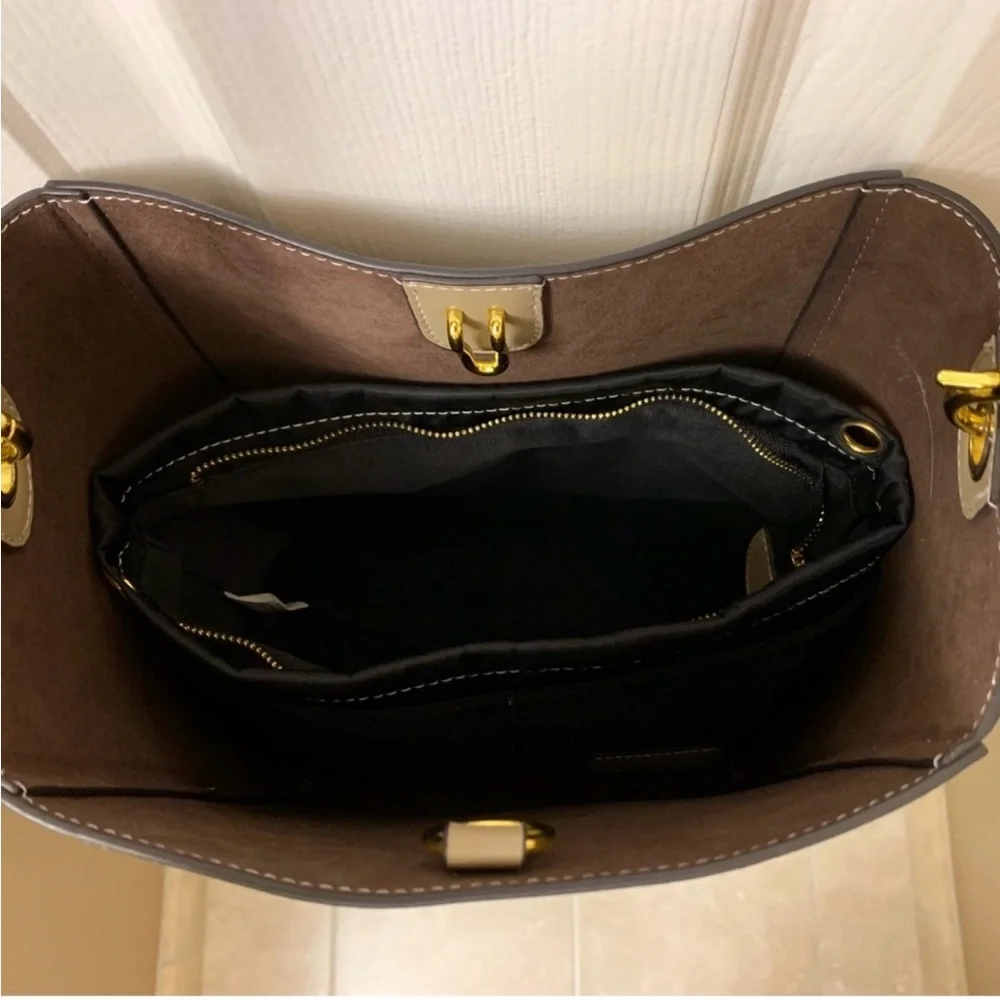 Aallyn Jordan Leather Bucket Bag - Picture 2 of 3